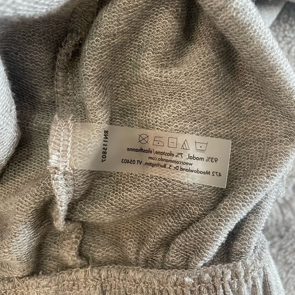 Commando Modern Lounge Crop - Picture 11 of 11